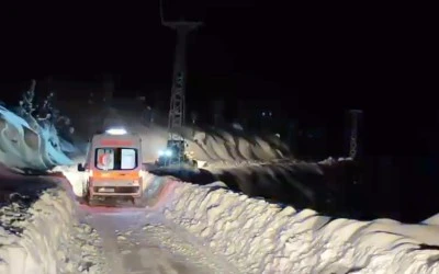 Siirt&rsquo;te Sobanın Devrilmesiyle Yaralanan &Ccedil;ocuk, 6 Saatlik &Ccedil;alışmanın Ardından Hastaneye Ulaştırıldı