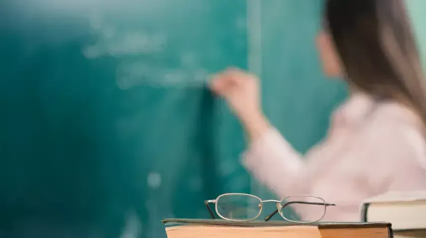 Siirt&rsquo;te Sosyal Medya Fenomeni &Ouml;ğretmenlere İnceleme! Cezalar Yolda