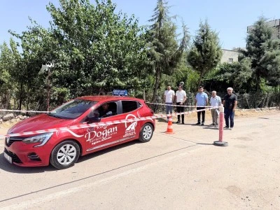 Siirt'te S&uuml;r&uuml;c&uuml; Adayları Direksiyon Sınavında Ter D&ouml;kt&uuml;