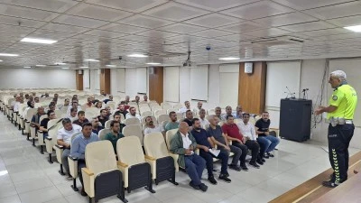Siirt’te Toplu Taşıma Şoförlerine Trafik Güvenliği Eğitimi