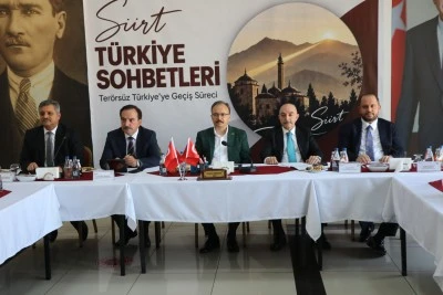 Siirt'te "T&uuml;rkiye Sohbetleri" programı d&uuml;zenledi
