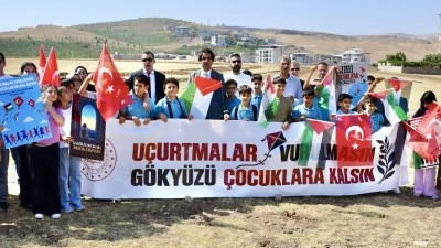 Siirt&rsquo;te &ldquo;U&ccedil;urtmalar Vurulmasın, G&ouml;ky&uuml;z&uuml; &Ccedil;ocuklara Kalsın&rdquo; etkinliği d&uuml;zenlendi