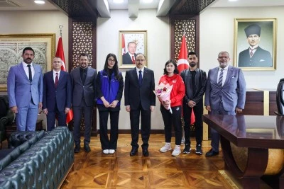 Siirt&rsquo;te Valisi Kızılkaya gen&ccedil;leri kabul etti
