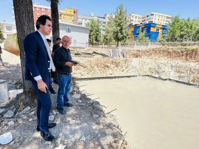 Siirt'te yapımı s&uuml;ren İlkokul inşaatı incelendi