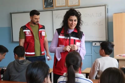 Siirt'te yaratıcı dramayla &ouml;ğrencilerin empati ve iletişim becerileri artırılıyor