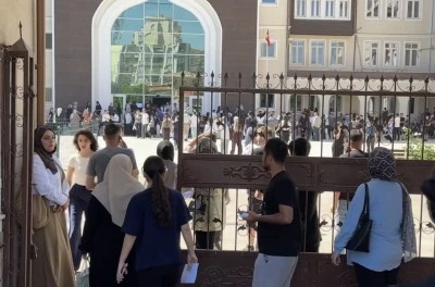 Siirt'te YKS'nin İkinci Oturumu AYT Tamamlandı