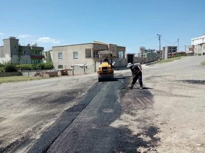 Siirt’te yol asfalt ve yama çalışması