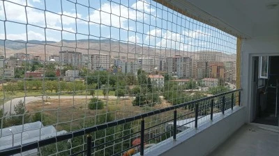 Siirt&rsquo;te Y&uuml;ksek Katlarda Yaşayan Aileler Yaz Aylarında G&uuml;venlik &Ouml;nlemlerini Artırdı