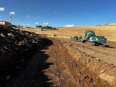 Siirt'teki Zirin Gölü'nde taşkın ve kuruma riskine karşı çalışma yapıldı