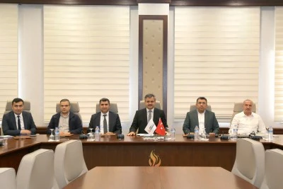 Siirt &Uuml;niversitesi, B&ouml;lge Arıcılığının Geleceği İ&ccedil;in Sekt&ouml;r Temsilcileriyle Bir Araya Geldi