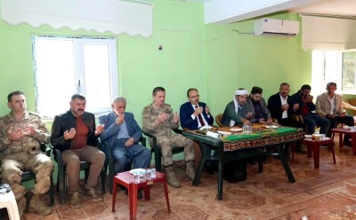 Siirt Valisi Kızılkaya&rsquo;dan Meydandere K&ouml;y&uuml;&rsquo;nde taziye ziyareti
