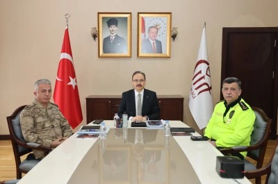 Siirt Valisi Kızılkaya, İ&ccedil;işleri Bakanı Yerlikaya Başkanlığındaki G&uuml;venlik Toplantısına Katıldı