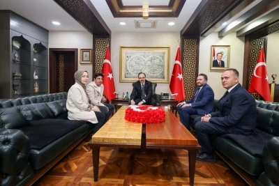 Siirt Valisi Kızılkaya Koruyucu Aileyi Ağırladı