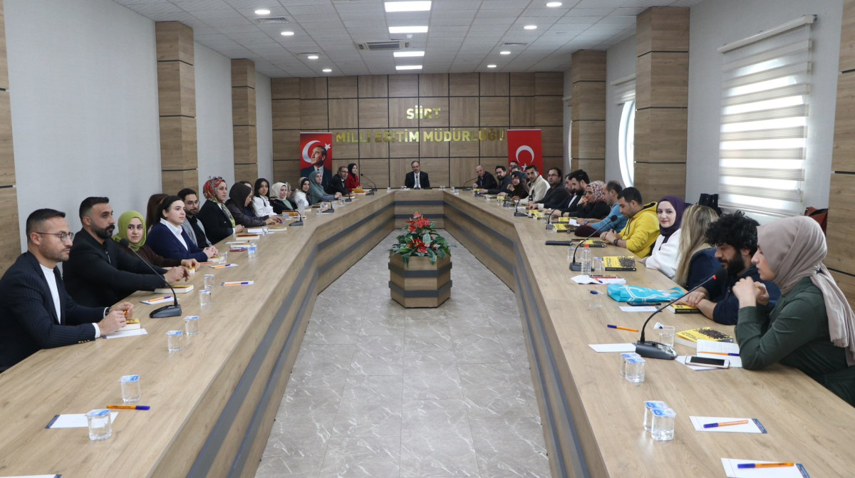 Siirt Valisi Kızılkaya, Öğretmen Kitap Kulübü Buluşmasına Katıldı