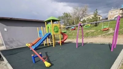 Siirt ve Kurtalan&rsquo;da &Ccedil;ocuklar İ&ccedil;in Yeni Oyun Alanları Kuruldu