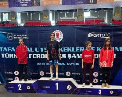 Siirtli boks&ouml;rlerden T&uuml;rkiye Şampiyonası'nda b&uuml;y&uuml;k başarı