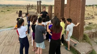 Siirtli Çocuklar Selçuklu Mezarlığı’nda Tarihle Buluştu