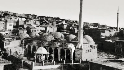 Siirtli Koleksiyonerden Nostaljik Paylaşım: &Ccedil;arşı Camii&rsquo;nin Tarihi Fotoğrafı G&uuml;n Y&uuml;z&uuml;ne &Ccedil;ıktı