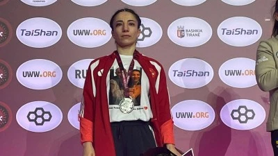 Siirtli milli g&uuml;reş&ccedil;i Avrupa ikincisi oldu
