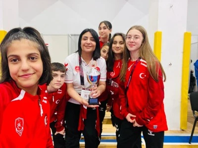 Siirtli &Ouml;ğrenciler Avrupa G&uuml;reş Şampiyonası&rsquo;nda K&uuml;rs&uuml;ye &Ccedil;ıktı