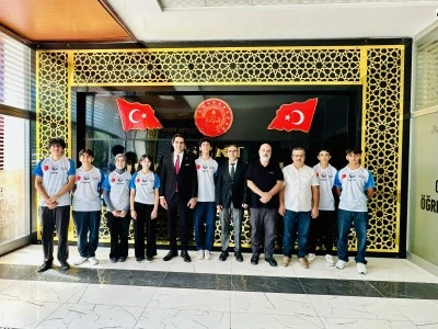Siirtli &ouml;ğrenciler TEKNOFEST&rsquo;te T&uuml;rkiye &uuml;&ccedil;&uuml;nc&uuml;s&uuml; oldu