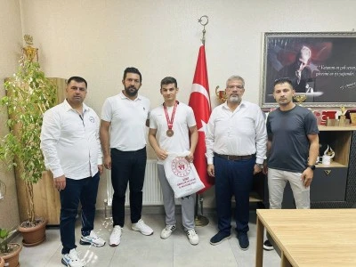 Siirtli Sporcu Türkiye Boks Şampiyonasında Üçüncü Oldu