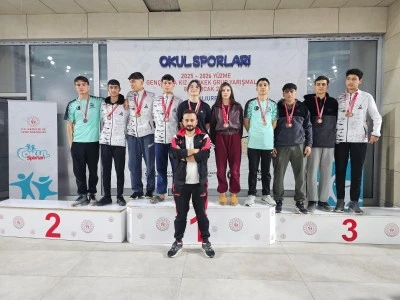 Siirtli Y&uuml;z&uuml;c&uuml;lerden 18 Madalyalı B&uuml;y&uuml;k Başarı