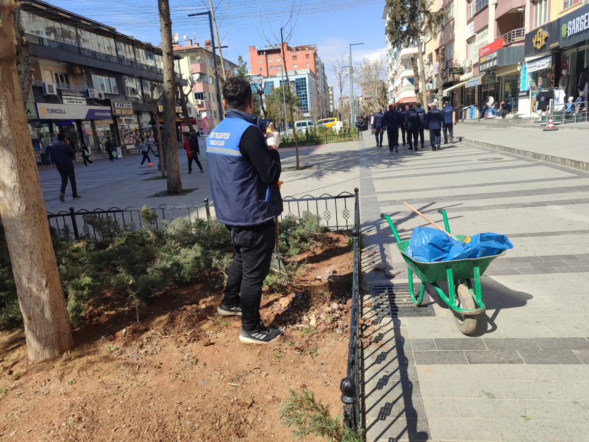 Siirt’te Caddeler ve Parklar Yenileniyor!