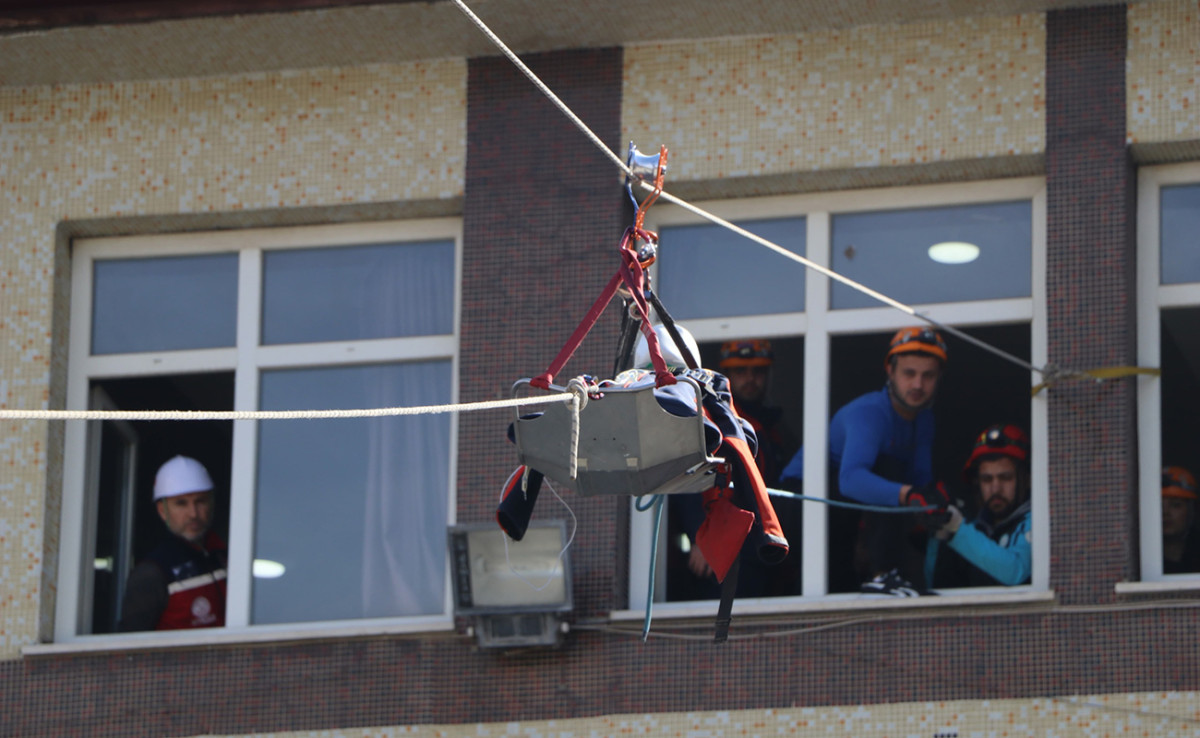 Siirt’te Deprem ve Tahliye Tatbikatı
