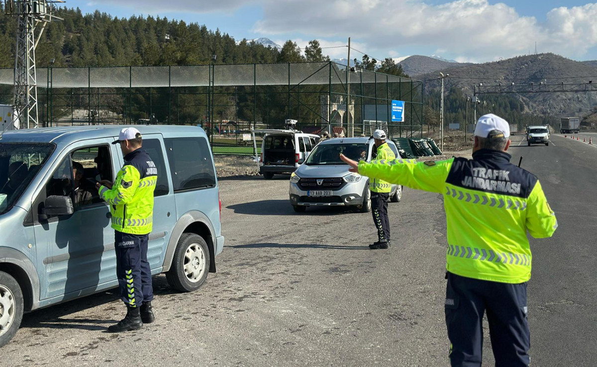 Siirt’te dron destekli trafik denetiminde çok sayıda araç trafikten men edildi