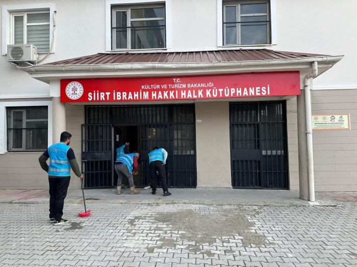 Siirt'te hükümlü ve yükümlüler kütüphanelerin bakım ve temizliğini yaptı