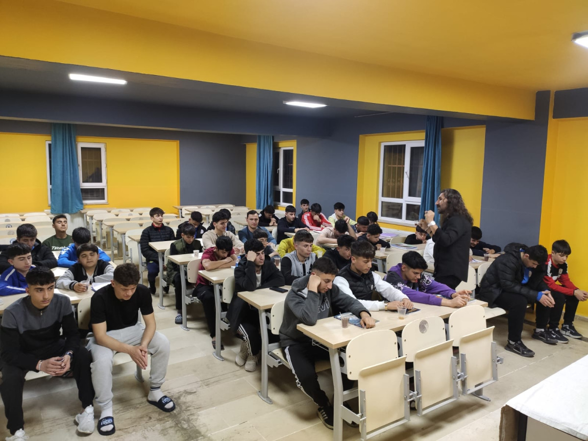 Siirt'te "İftarda Konuşalım" Etkinliği Düzenlendi