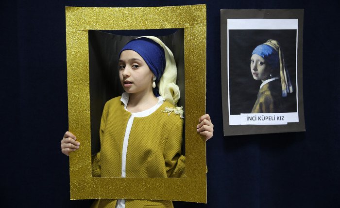 Siirt'te ilkokul öğrencileri ünlüleri canlandırdı