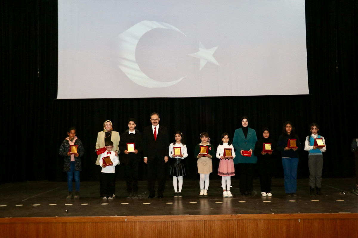 Siirt’te İstiklal Marşı’nın kabulü ve Mehmet Akif Ersoy’u anma günü etkinliklerle kutlandı