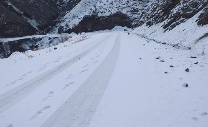 Siirt'te kar nedeniyle 23 yerleşim yerine ulaşım sağlanamıyor