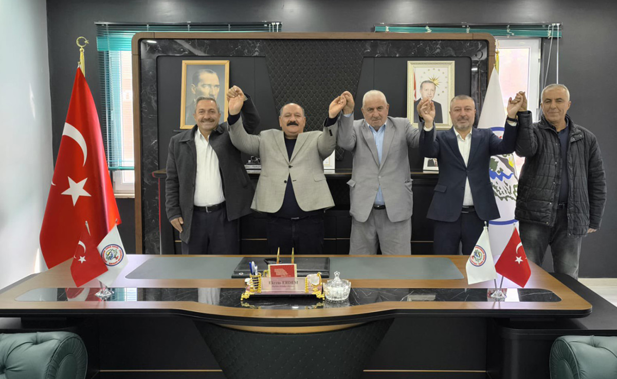 Siirt’te MHP ve Yeniden Refah Partili Meclis Üyeleri AK Parti'ye Katıldı