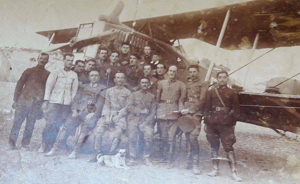 Siirt'te Tayyare Meydanı'ndan Tarihi Bir Kare!