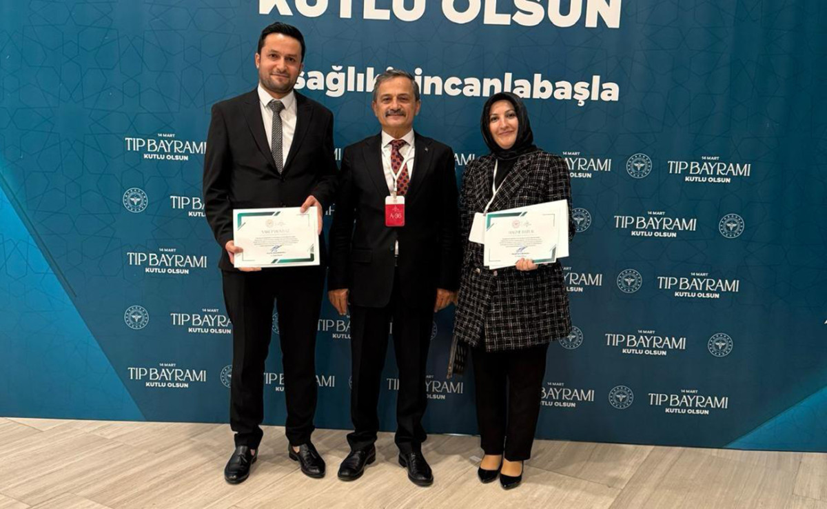Siirt’te Yılın hekimi ve yılın sağlık çalışanı ödülleri sahiplerini buldu