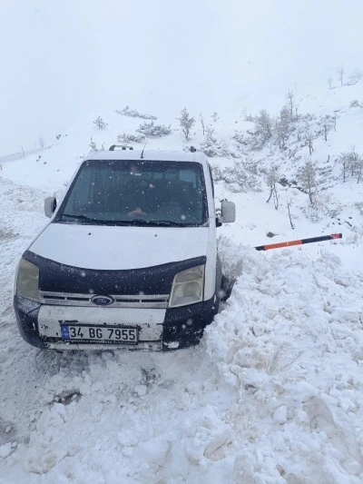 Şırnak-Siirt karayolunda mahsur kalanlar ekiplerce kurtarıldı
