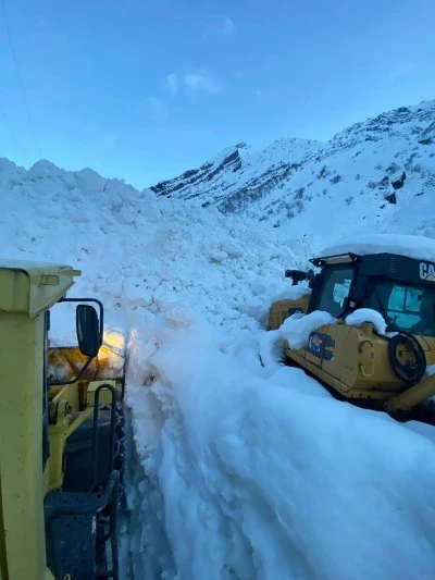 Şırnak'ta &ccedil;ığ d&uuml;şmesi sonucu grup k&ouml;y yolu ulaşıma kapandı