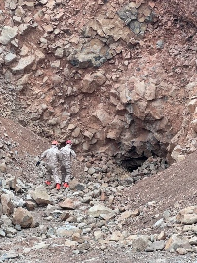 Siirt'in komşu ilinde mağarada erkek cesedi bulundu