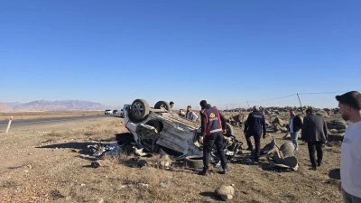 Şırnak'ta otomobil ile hafif ticari aracın çarpıştığı kazada 7 kişi yaralandı