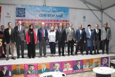 Şırnak'ta &quot;Cezeri'nin İzinde Kardeşlik Ruhuyla Türkiye Yüzyılı Cizre Kitap Fuarı&quot; sürüyor