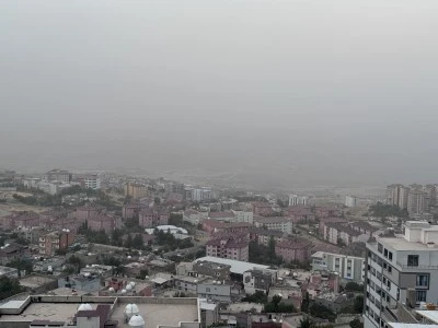 Şırnak'ta toz taşınımı etkili oldu