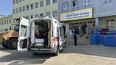 Siverek'te okula d&uuml;zenlenen silahlı saldırıda 16 kişi yaralandı