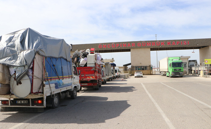 Suriyeliler bayramı yıllar sonra ülkelerinde kutlayacak olmanın mutluluğunu yaşıyor