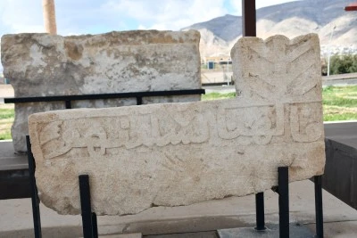 Tarihi Hasankeyf'te g&uuml;n y&uuml;z&uuml;ne &ccedil;ıkarılan 147 eser g&ouml;r&uuml;c&uuml;ye &ccedil;ıktı