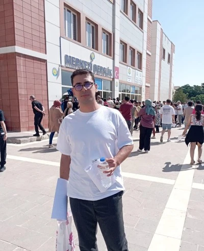 Tatvan’da Trafik Kazasında Yaralanan Kurtalanlı Genç Hayatını Kaybetti