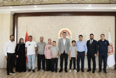 Türkiye Birincisi Öğrencilerden Kaymakam Serin’e Ziyaret