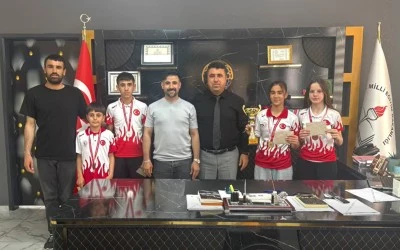 T&uuml;rkiye Şampiyonlarından Kurtalan İl&ccedil;e Milli Eğitim M&uuml;d&uuml;r&uuml; Polat&rsquo;a Ziyaret